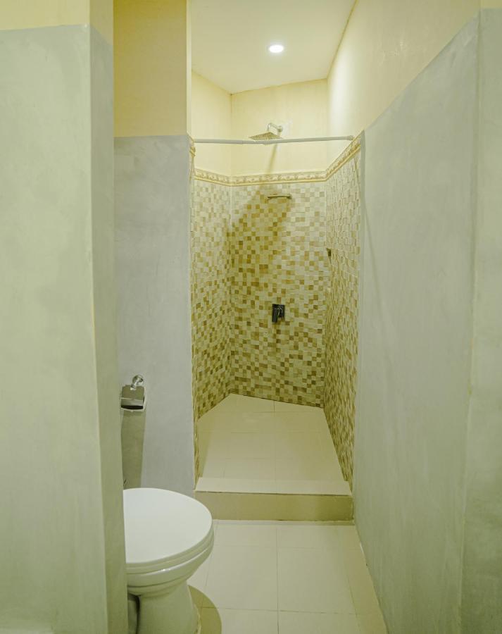 Makk Hotel Kampot Esterno foto