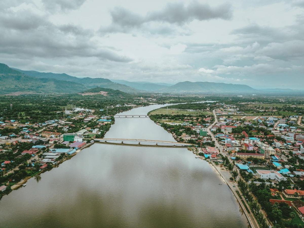 Makk Hotel Kampot Esterno foto