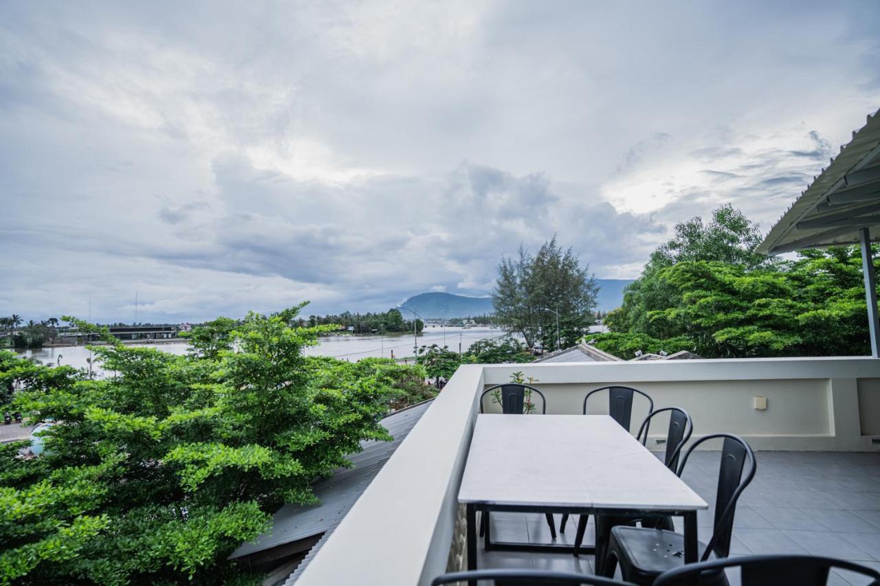 Makk Hotel Kampot Esterno foto