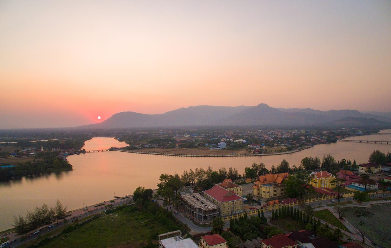 Makk Hotel Kampot Esterno foto