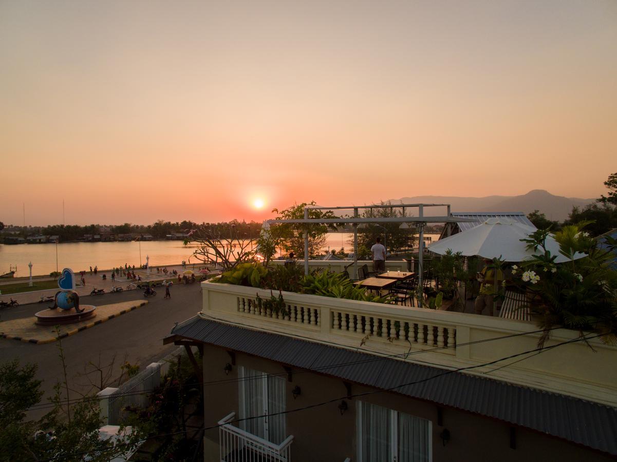 Makk Hotel Kampot Esterno foto